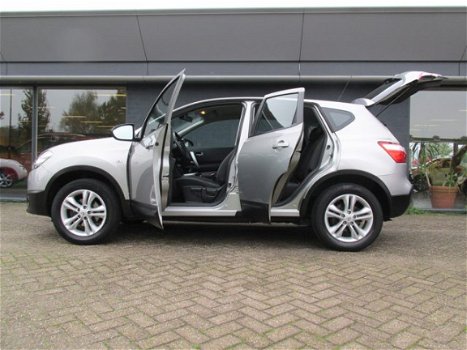 Nissan Qashqai - Acenta Connect 1.6 [Navi, Trekhaak, 1ste eigenaar] - 1