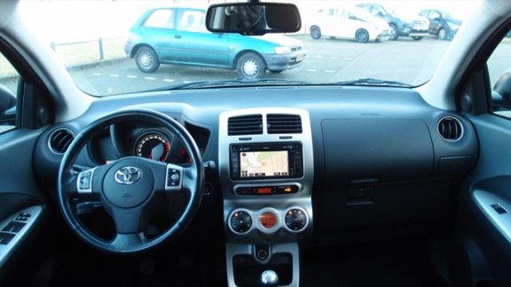 Toyota Urban Cruiser - 1.3 VVT-I DYNAMIC NAVI TREKHAAK - 1