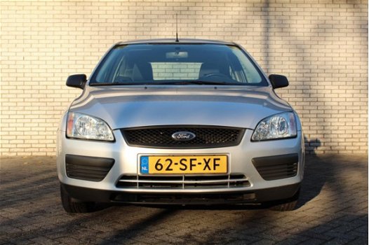 Ford Focus - 1.6 74KW 3D AUT Trend - 1