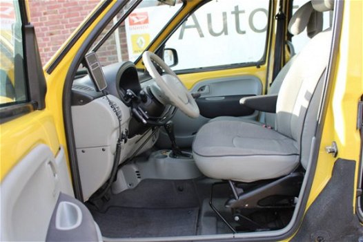 Renault Kangoo - 1.6 16V Expression Luxe invalide aangepast automaat - 1