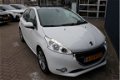 Peugeot 208 - 5drs 1.2 VTi Allure | Panoramadak | Navigatie | Trekhaak | JBL | 1e Eigenaar | - 1 - Thumbnail