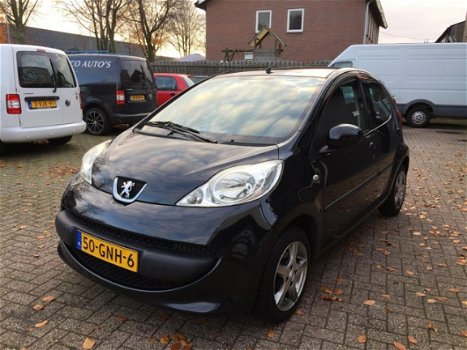 Peugeot 107 - 1.0-12V XS 5drs nette sportieve auto - 1