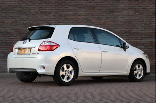 Toyota Auris - 1.8 Full Hybrid Business Automaat | Navigatie | Cruise control | Climate control | Lm - 1