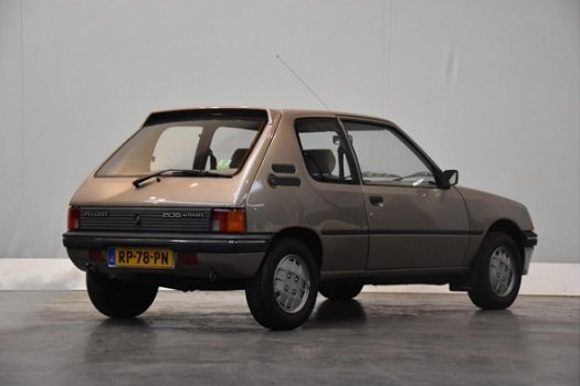 Peugeot 205 - 1.6 XR AUT B6 - 1