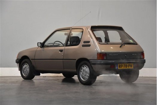 Peugeot 205 - 1.6 XR AUT B6 - 1