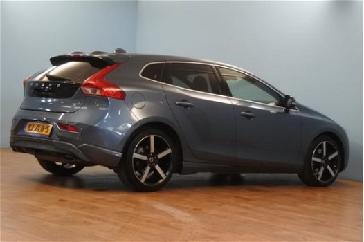 Volvo V40 - 1.6 T4 Summum climate leer navi lmv - 1