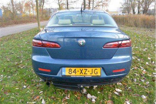 Alfa Romeo 159 - 1.9 JTS Progression *airco*cruise*weinig km's*2de eigenaar - 1