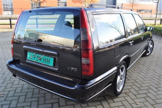 Volvo V70 - 2.5 TDI Sports-Line - 1