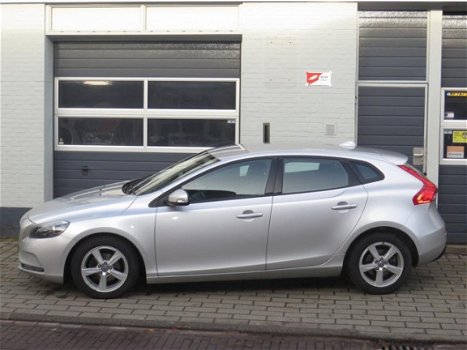 Volvo V40 - 1.6 D2 Momentum - 1