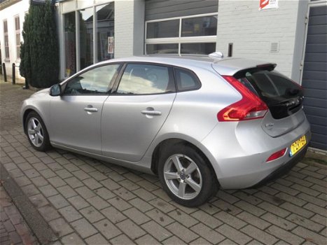 Volvo V40 - 1.6 D2 Momentum - 1