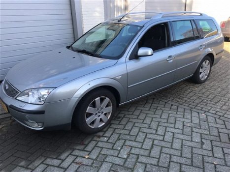 Ford Mondeo Wagon - 2.0-16V Futura *NAVIGATIE*AIRCO*XENON*NL-AUTO - 1