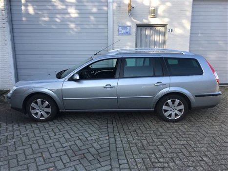 Ford Mondeo Wagon - 2.0-16V Futura *NAVIGATIE*AIRCO*XENON*NL-AUTO - 1