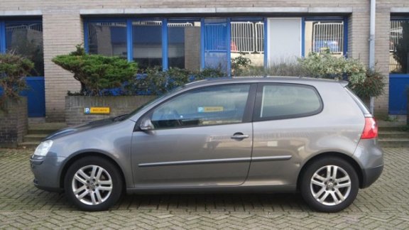 Volkswagen Golf - 1.4 16V TSI Trendline - 1