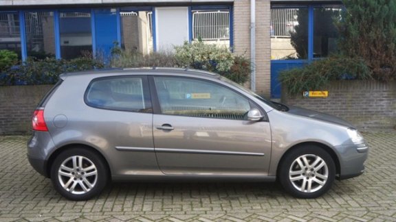 Volkswagen Golf - 1.4 16V TSI Trendline - 1