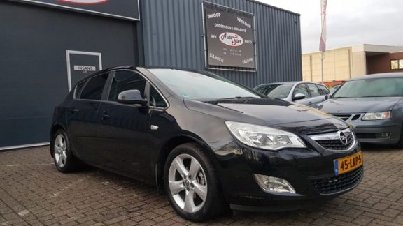 Opel Astra - 1.6 Edition, Navi, PDC V+A, Trekhaak - 1