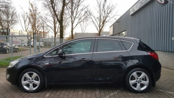 Opel Astra - 1.6 Edition, Navi, PDC V+A, Trekhaak - 1