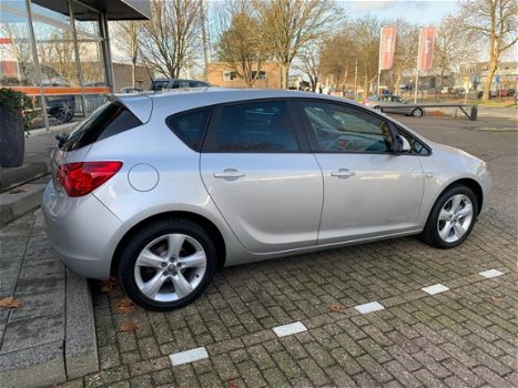 Opel Astra - 1.4 Turbo Edition Autom/140pk/Airco/17inch - 1