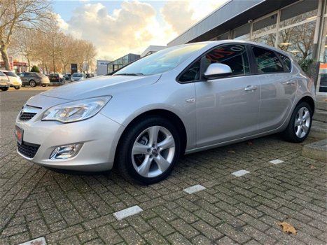 Opel Astra - 1.4 Turbo Edition Autom/140pk/Airco/17inch - 1