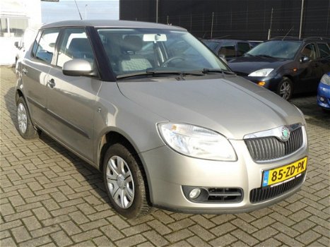 Skoda Fabia - 1.4-16V Ambiente Airco Bj 2008| Apk 26-11-2020| central - 1