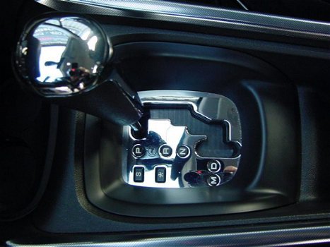 Peugeot 2008 - 1.6 VTi 120 pk Allure uitvoering vol- automaat 1e eigenaar - 1