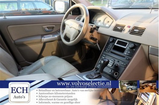 Volvo XC90 - D5 163 pk Automaat Momentum, Leer, 7 persoons - 1