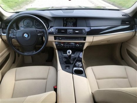 BMW 5-serie - 523i EXE/CLIMA/NAVI/NAP/19