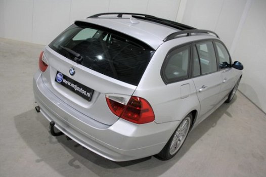 BMW 3-serie Touring - 320i Automaat Leder Trekhaak Pano - 1