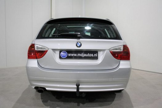 BMW 3-serie Touring - 320i Automaat Leder Trekhaak Pano - 1