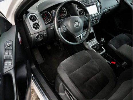 Volkswagen Tiguan - 1.4 TSI Sport&Style R-line Edition Navi/Cruise/Panodak/Clima/Applecarplay/DAB+/R - 1