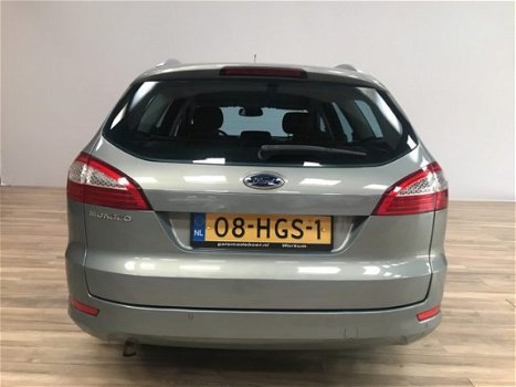 Ford Mondeo Wagon - 2.0-16V Titanium NAVI / CLIMA / CRUISE/ PDC / VOORRUITVERW / DEALER ONDERHOUDEN - 1