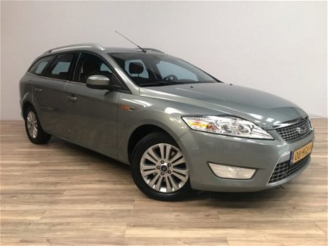 Ford Mondeo Wagon - 2.0-16V Titanium NAVI / CLIMA / CRUISE/ PDC / VOORRUITVERW / DEALER ONDERHOUDEN - 1