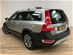 Volvo XC70 - 2.4 D5 Ocean Race LEDER / AUTOMAAT / XENON / PDC / TREKHAAK / NAVI / DEALERONDERHOUDEN - 1 - Thumbnail