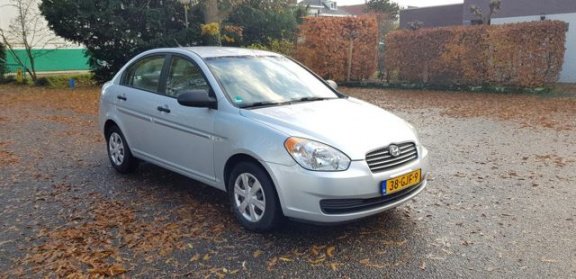 Hyundai Accent - 1.6i DynamicVersion - 1