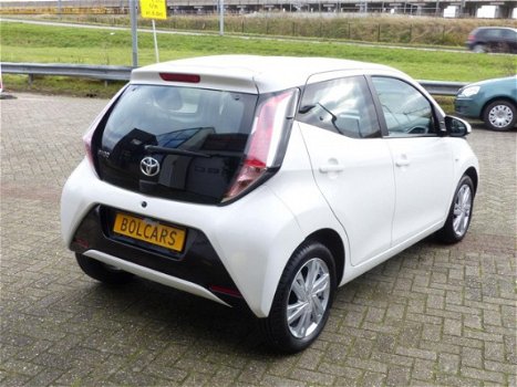 Toyota Aygo - 1.0 VVT-i x , 5Deurs, Camera, Clima, LMV, Cruis, Inruil Mog - 1