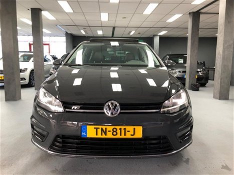 Volkswagen Golf - 2.0 TDI Highline R-line - 1