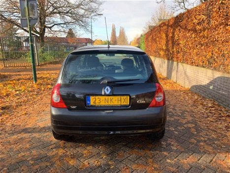 Renault Clio - 1.6-16V Privilège - 1