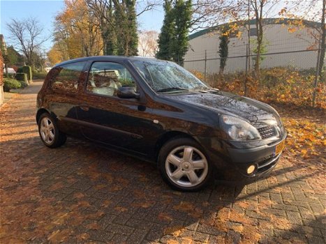 Renault Clio - 1.6-16V Privilège - 1