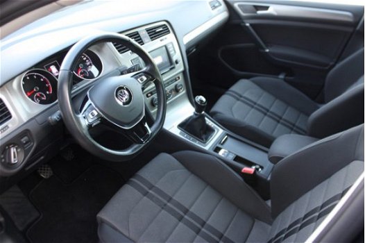 Volkswagen Golf Variant - 1.0 TSI NAVI CLIMA CRUISE ACHTERUITRIJCAMERA PDC TREKHAAK DONKER GLAS 16'' - 1