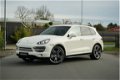 Porsche Cayenne - 3.0 D 2011 Luchtvering|Schuif/kanteldak|Keyless-Go - 1 - Thumbnail