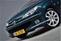 Peugeot 206 CC - 2.0i 16V 136pk Roland Garros Youngtimer Leer/Clima/2deEigenaar/Lmw/130dkm NAP - 1 - Thumbnail