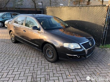 Volkswagen Passat - 2.0 TDI 140pk Highline - 1