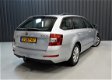 Skoda Octavia - 1.6 TDI DSG automaat Business Line Ambition Navi Cruise - 1 - Thumbnail