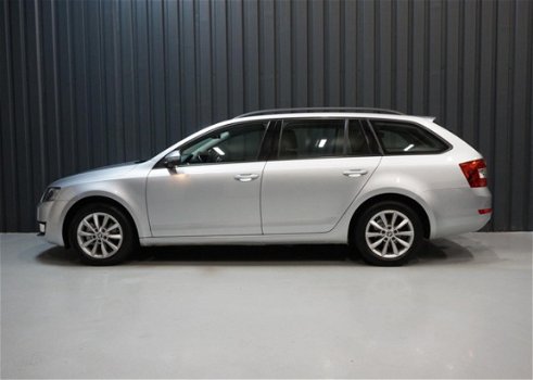 Skoda Octavia - 1.6 TDI DSG automaat Business Line Ambition Navi Cruise - 1