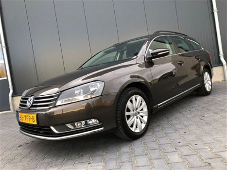 Volkswagen Passat Variant - 1.6 TDI Comfort Executive Line BlueMotion Navigatie Cruise control - 1