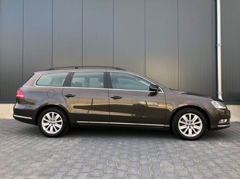 Volkswagen Passat Variant - 1.6 TDI Comfort Executive Line BlueMotion Navigatie Cruise control - 1