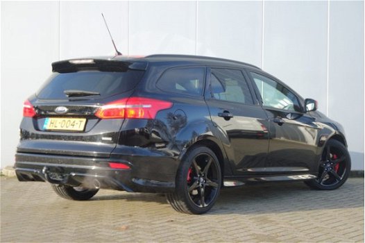 Ford Focus Wagon - Black Edition 1.5 150 PK | 1500 KG TREKGEWICHT | Trekhaak | Navigatie | Cruise co - 1