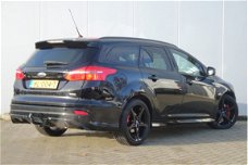 Ford Focus Wagon - Black Edition 1.5 150 PK | 1500 KG TREKGEWICHT | Trekhaak | Navigatie | Cruise co