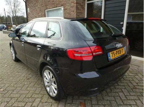 Audi A3 Sportback - 1.6 TDI Ambiente Pro Line Automaat / Dealeronderhouden - 1