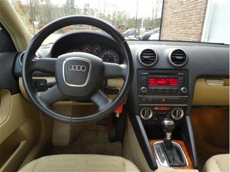 Audi A3 Sportback - 1.6 TDI Ambiente Pro Line Automaat / Dealeronderhouden - 1