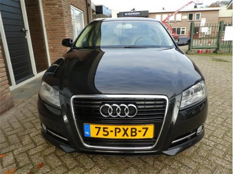 Audi A3 Sportback - 1.6 TDI Ambiente Pro Line Automaat / Dealeronderhouden - 1